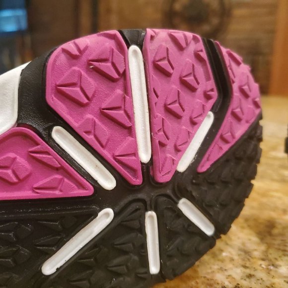 New Balance Vazee Agility Sneakers - Picture 8 of 9